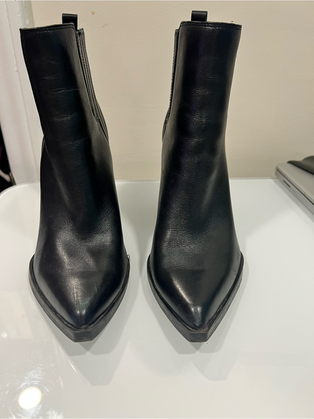 Marc Fisher MLOSHA Black Leather Pointed Toe Ankle Booties Women’s Size 7